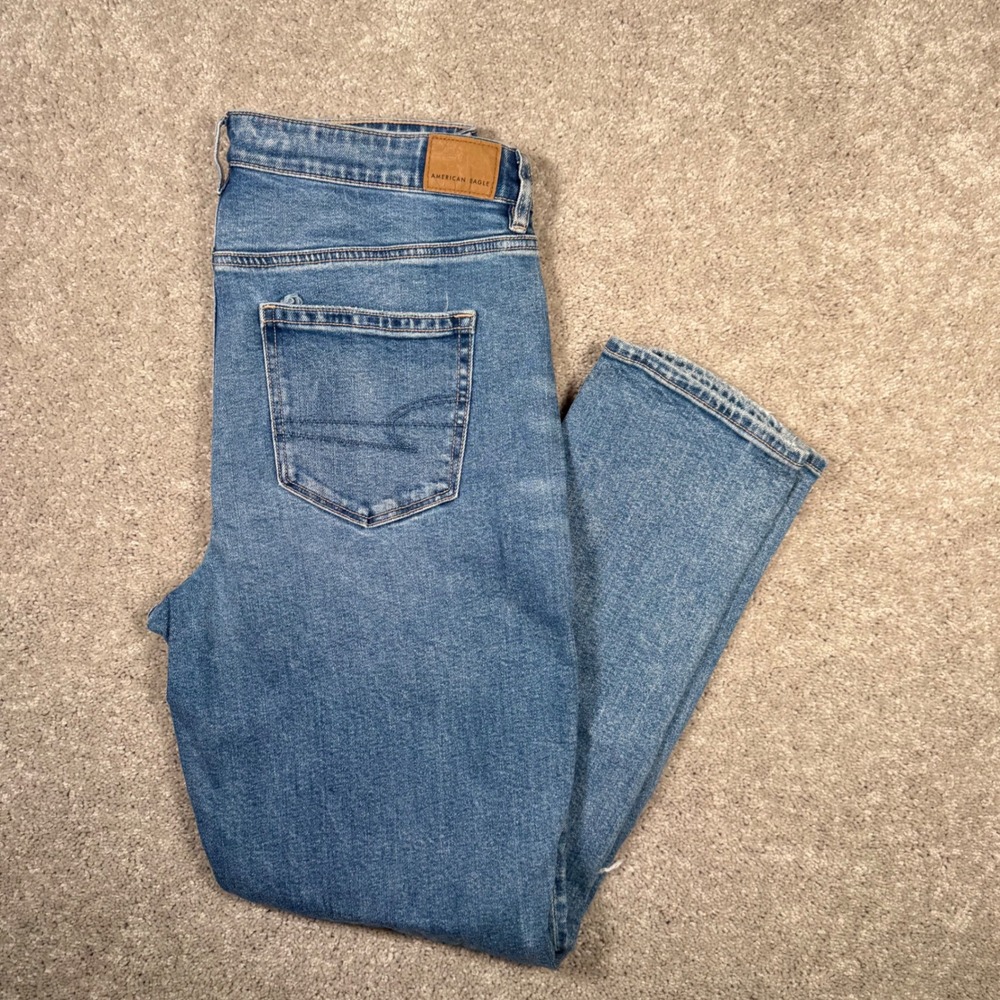 American Eagle Strigid Mom Jean Size 10 Blue Distressed High Rise Denim